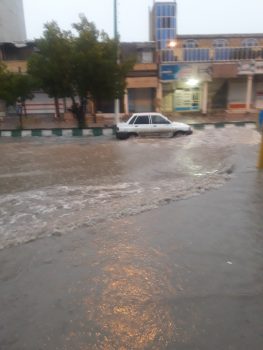 باهرباراني نبايدمدارس تعطيل كرد باهربارانی نبایدمدارس تعطیل کرد