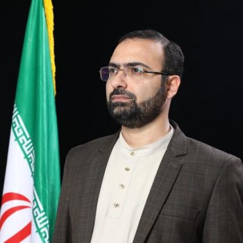 خوزستان قربانی طمع بسیاری از مدیران غیر بومی شده است خوزستان قربانی طمع بسیاری از مدیران غیر بومی شده است