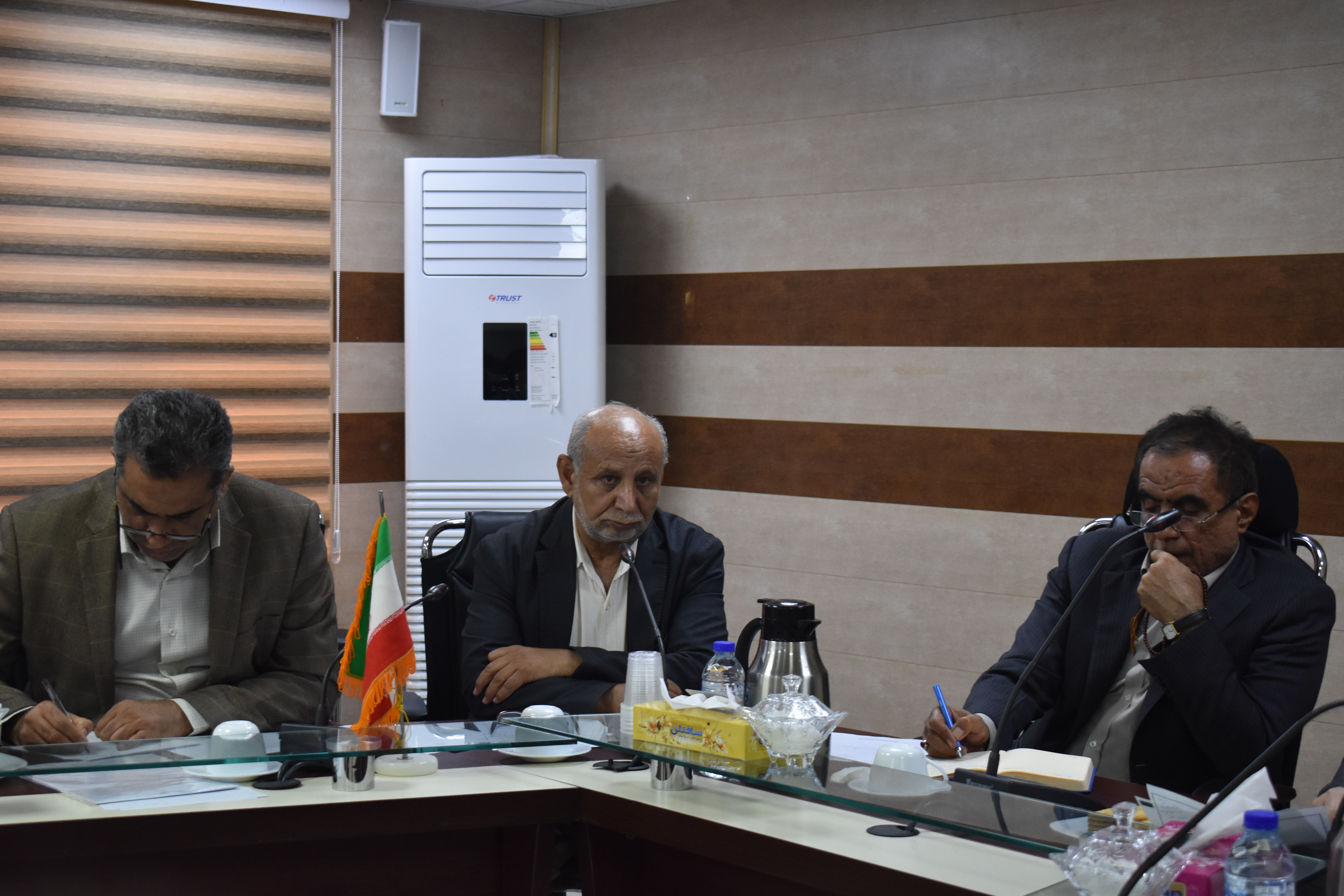 نشست کمیته راهبری و راه اندازی طرح های بزرگ استان با بررسی مشکلات محوریت پتروشیمی مسجد سلیمان
