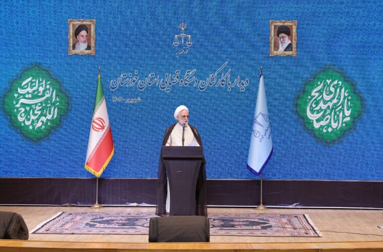 ما کارگزاران و مسئولان نظام به هیچ وجه نباید از مردم جدا شویم ما کارگزاران و مسئولان نظام به هیچ وجه نباید از مردم جدا شویم