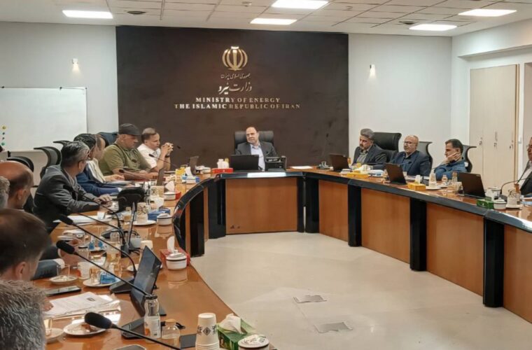 در نشست مشترک با سندیکای صنعت برق ایران، برنامه‌ریزی توانیر برای پرداخت مطالبات پیمانکاران صنعت برق تا پایان سال ۱۴۰۱۴۰۴