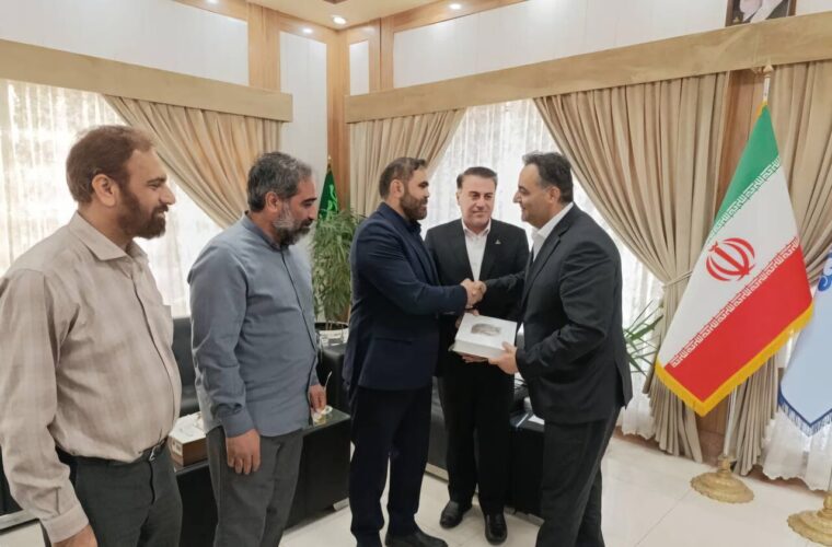 تقویت جبهه رسانه انقلاب برای بیان پیشرفت‌های صنعت و بنادر خوزستان