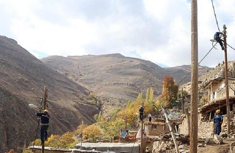 تحول در برقرسانی به روستاها؛ ۲۴ هزار میلیارد تومان سرمایهگذاری در شبکه برق روستایی تحول در برقرسانی به روستاها؛ ۲۴ هزار میلیارد تومان سرمایهگذاری در شبکه برق روستایی
