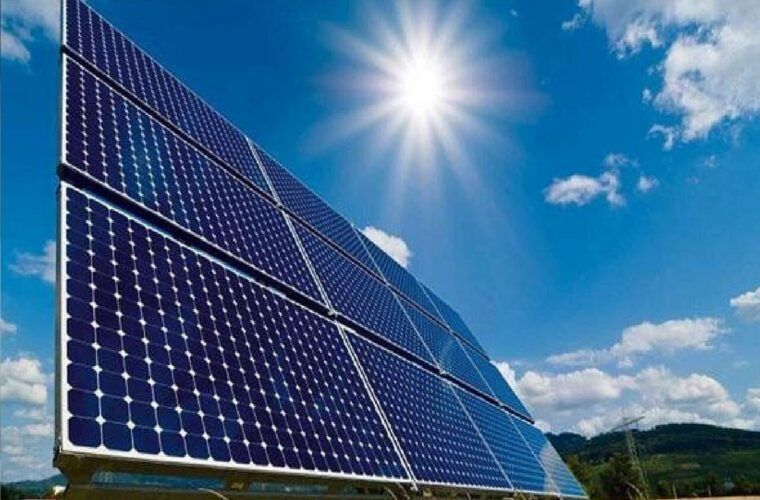 ساخت نیروگاه‌های خورشیدی در پایتخت سرعت می‌گیرد