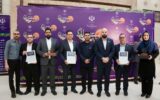 اهدای دو تندیس جشنواره سلام به مدیر روابط عمومی شرکت فولاد خوزستان اهدای دو تندیس جشنواره سلام به مدیر روابط عمومی شرکت فولاد خوزستان