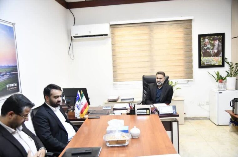 دیدار فرمانده و جمعي از بسیجیان شرکت ملی حفاری ایران با رئیس و کارکنان روابط عمومی به مناسبت روز ارتباطات و روابط عمومی